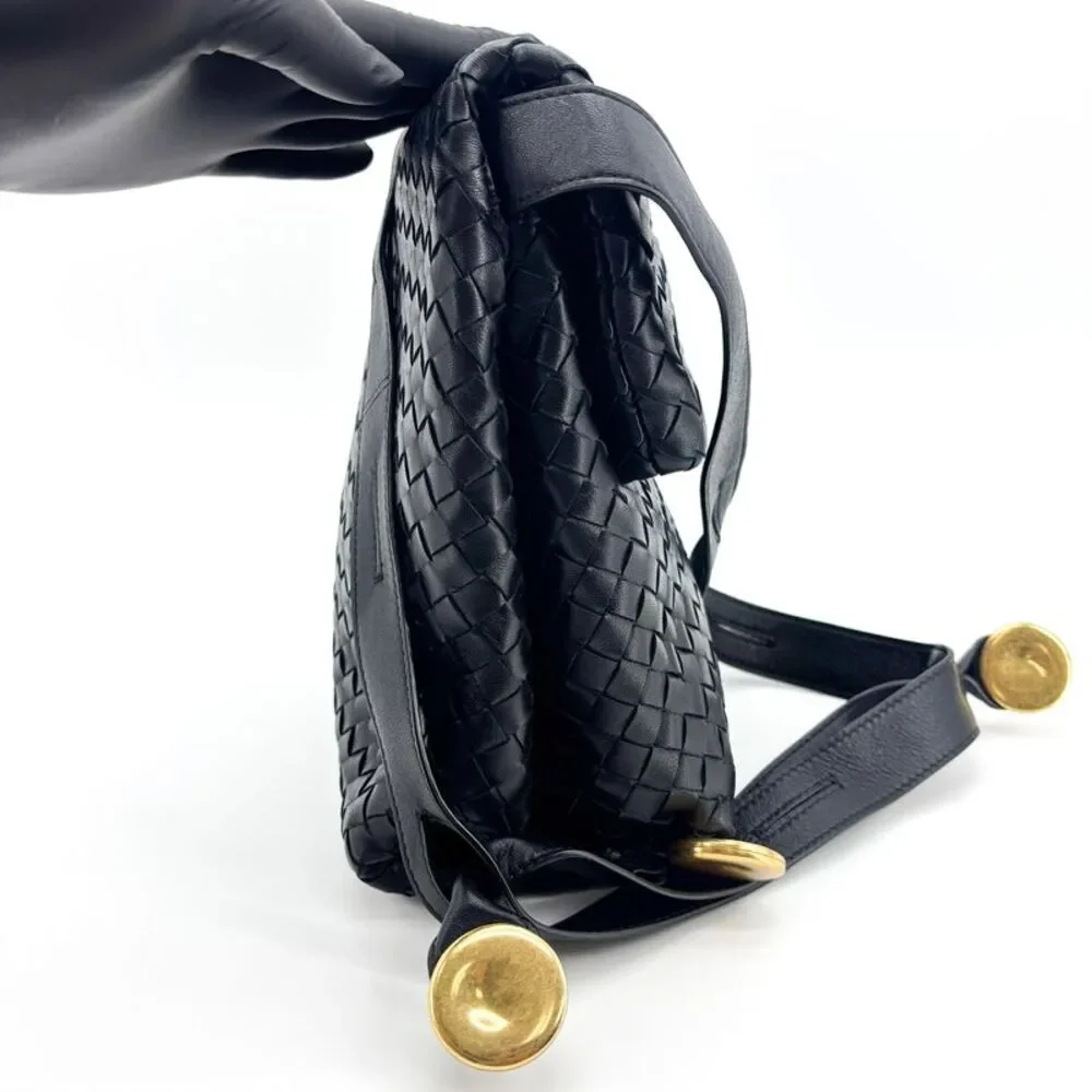 Bottega Veneta delivery duty